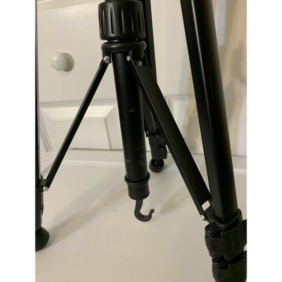 Targus Tripod TGT-BK58T Black With Targus Zip Bag Black - Picture 6 of 10